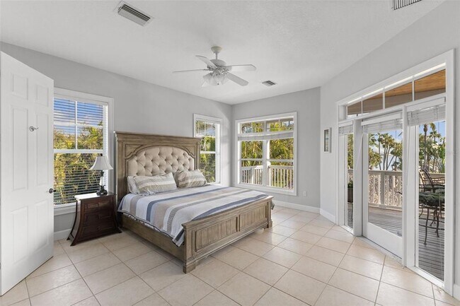 Building Photo - 450 Bayshore Dr
