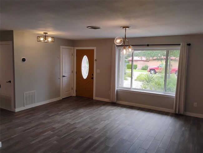 Building Photo - 103 Laurel Ridge