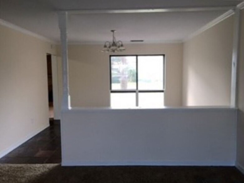 Building Photo - 504 Heritage Dr