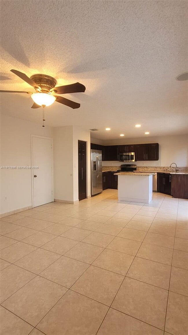 Building Photo - 10863 NW 53rd Ln