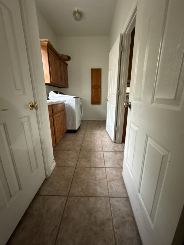 Building Photo - 16721 Farmington Way