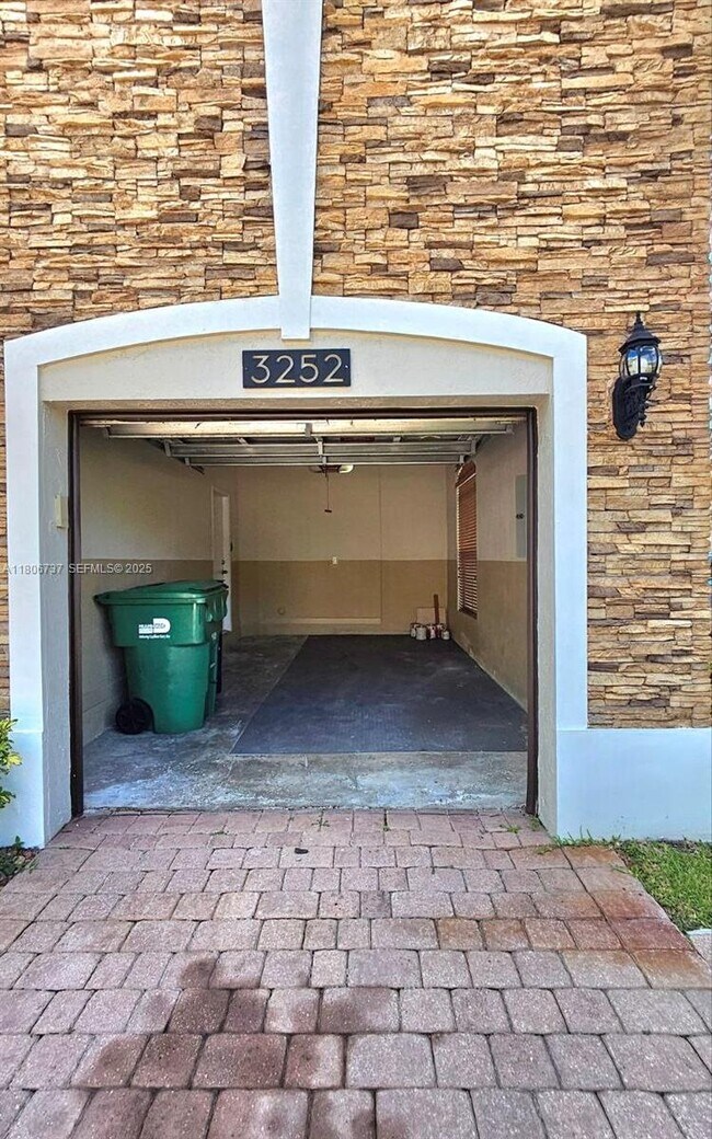 Building Photo - 3252 NW 103rd Pl