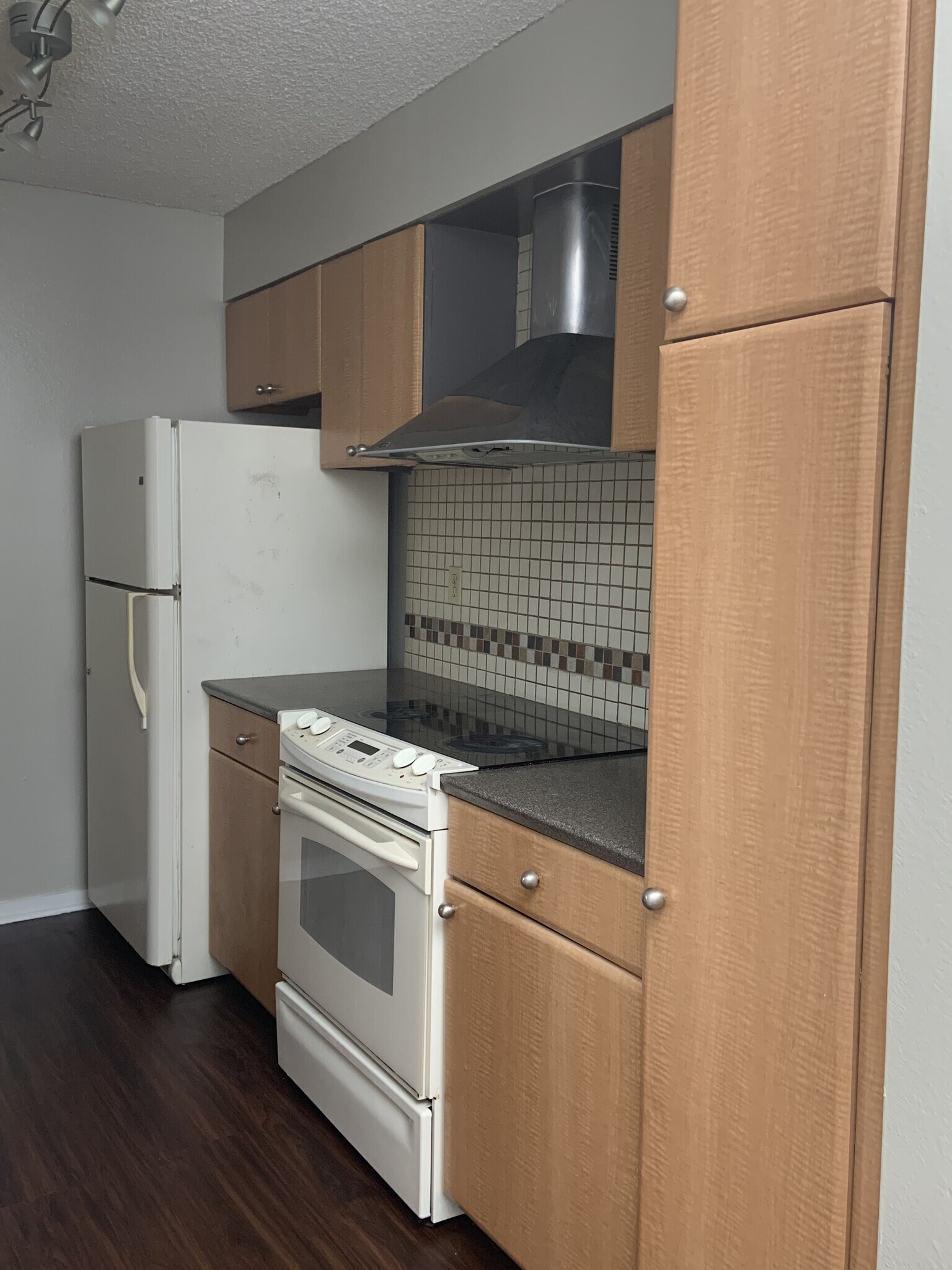 Building Photo - 333 Aoloa St