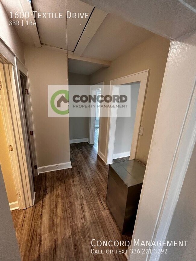 Building Photo - 1600 Textile Drive/Concordmgmt.com 336-273...