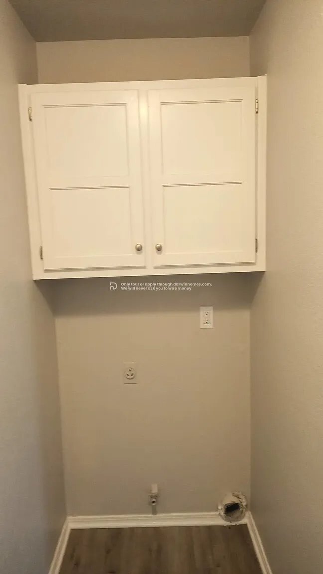 Building Photo - 8009 E Lansing St