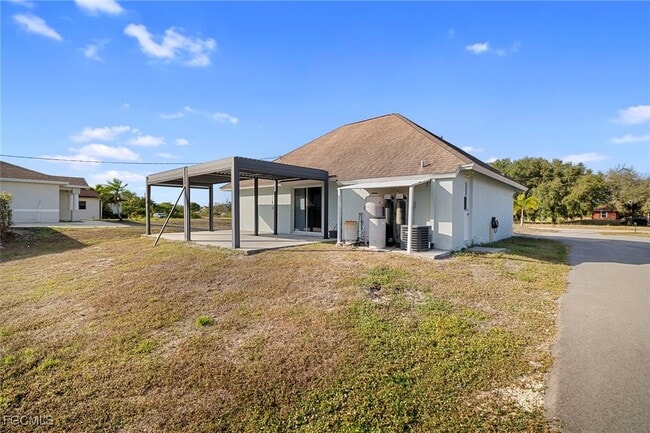 Building Photo - 4080 24th Ave NE