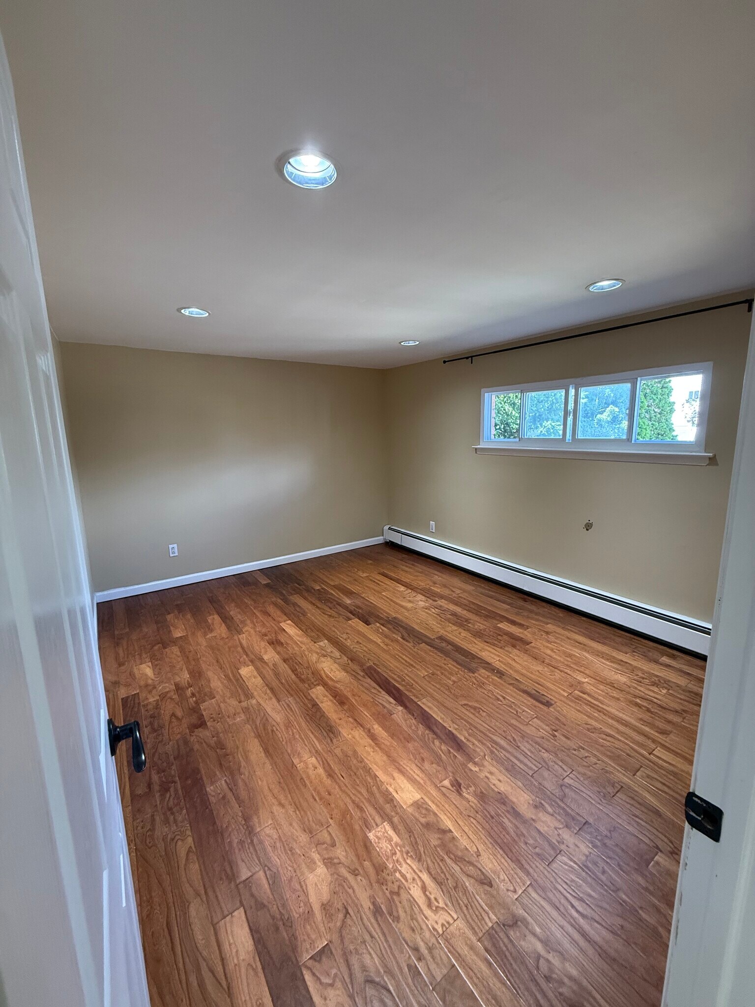 Building Photo - 760 Clifford Ct