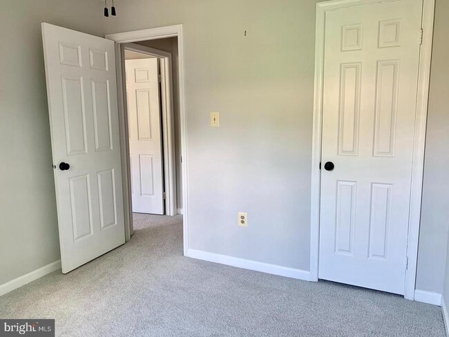 Building Photo - 7808 Hyson Park Ct