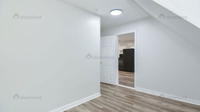 Building Photo - 144 Franklin St