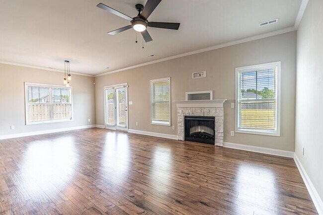 Building Photo - 151 Titleist Ct