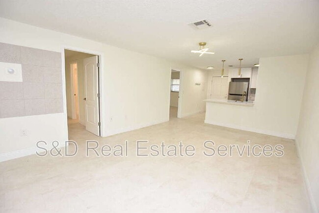 Building Photo - 141 Fernery Rd