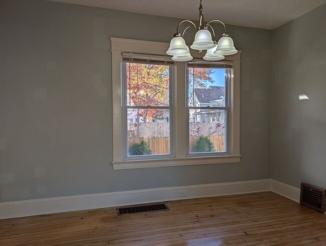 Building Photo - 1560 Coutant Ave