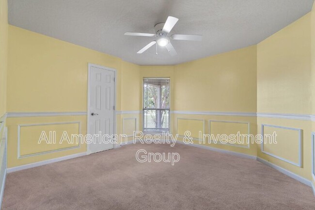 Building Photo - 2271 Lewis St