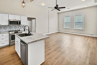 Building Photo - VINTAGE VAULT