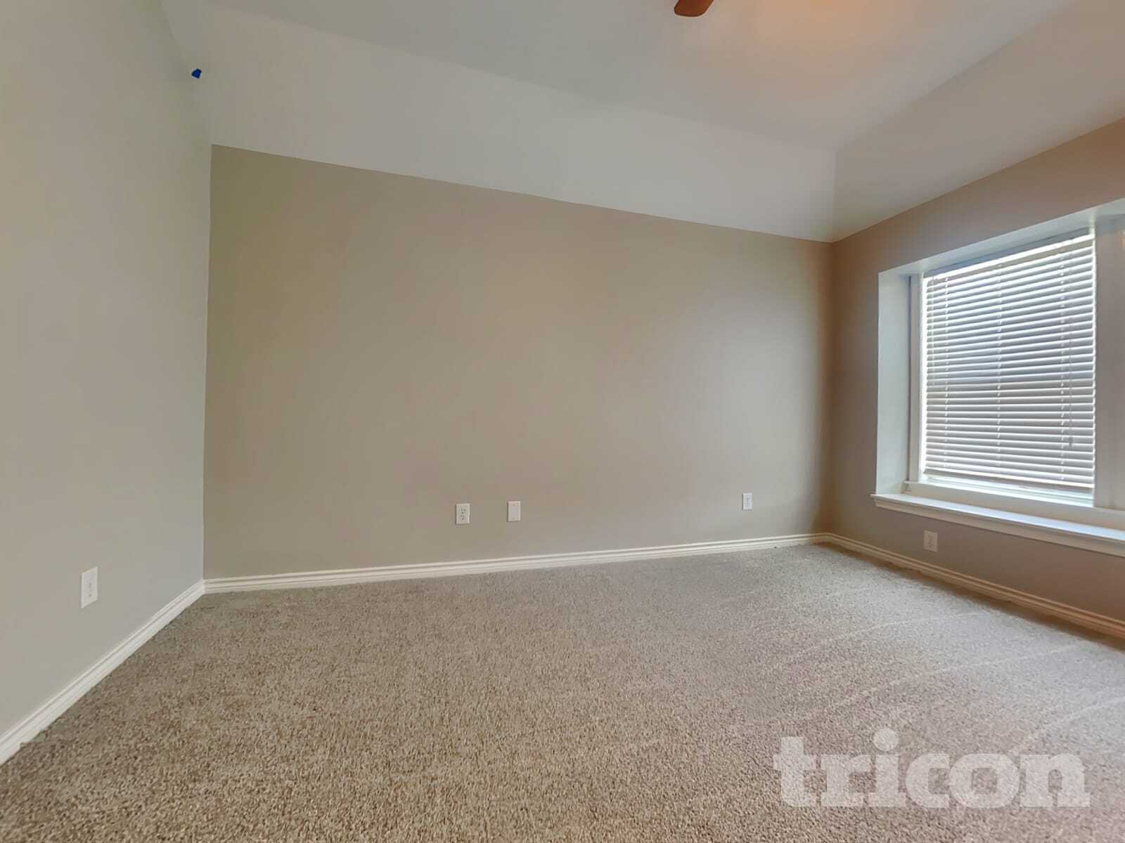 Building Photo - 5816 Greenmeadow Dr
