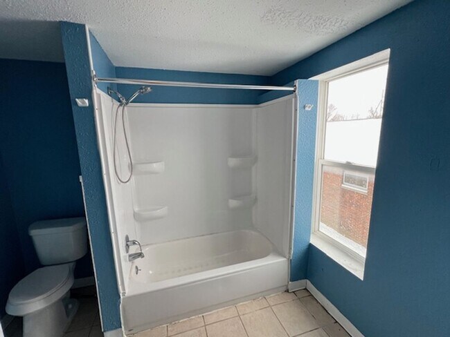 Building Photo - 145 Harris St