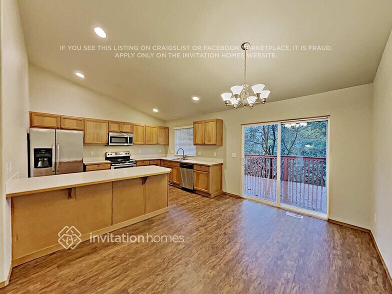 Building Photo - 2701 59th Ave NE