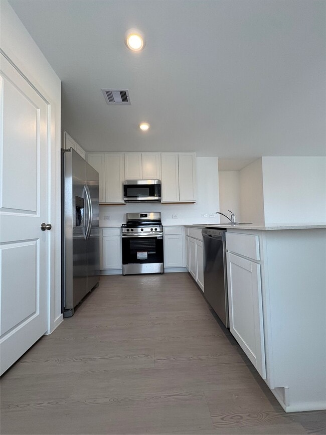 Building Photo - 5727 Little Redwing Dr