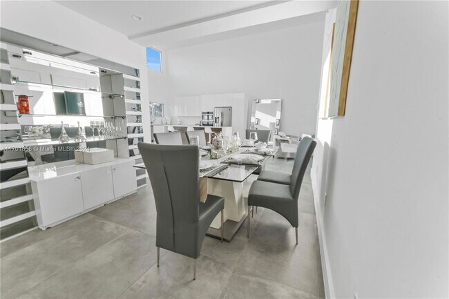 Building Photo - 7525 Buccaneer Ave