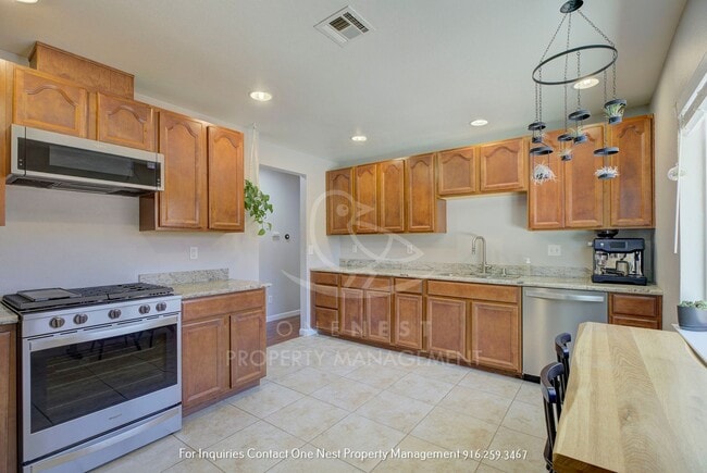 Building Photo - Great Tahoe Park home, 3 bedroom with 1 ba...