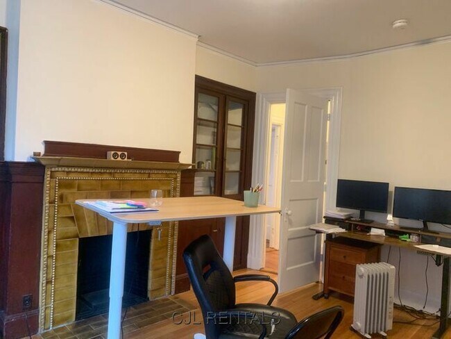 Building Photo - 356a Harvard St