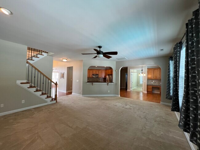 Building Photo - 9720 Royal Colony Dr