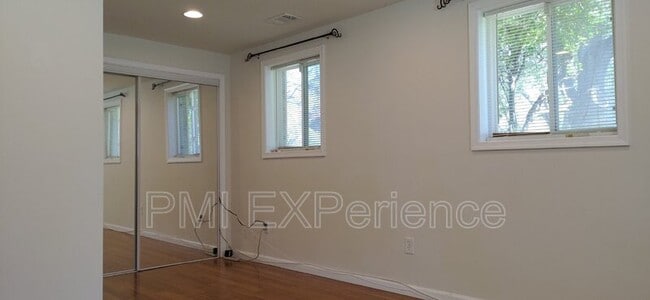 Building Photo - 204 Taurus Dr