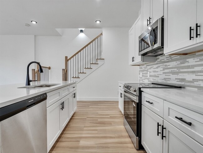 Building Photo - 4421 Reed Rd