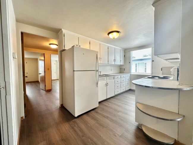 Building Photo - 503 S Main St