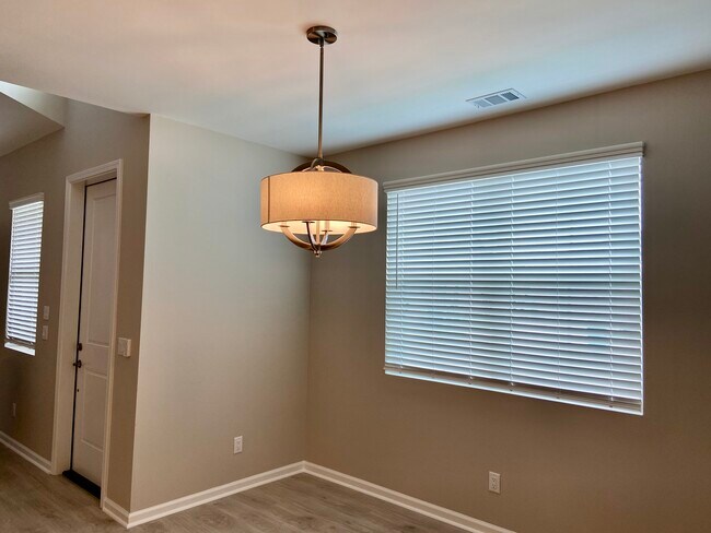 Building Photo - 149 Flip Side Ln