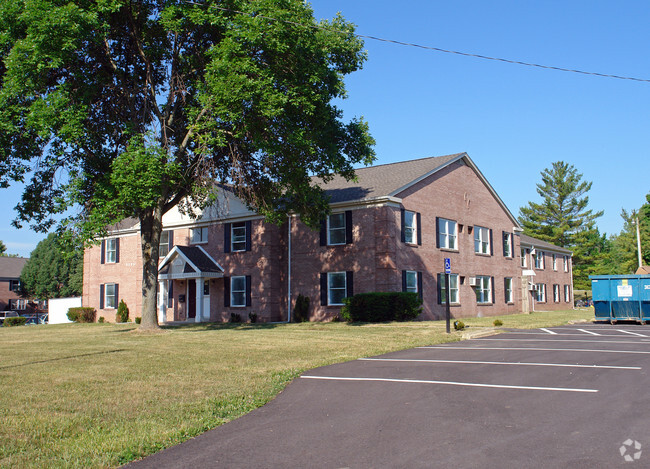 Primary Photo - Country Meadows Apartments