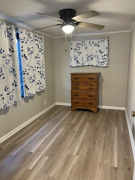 Building Photo - 1155 Fort Henry Ave