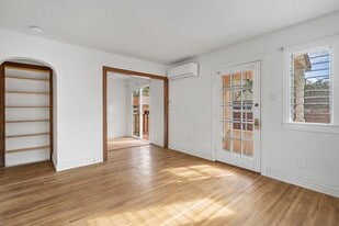 Building Photo - 4044 Huron Ave