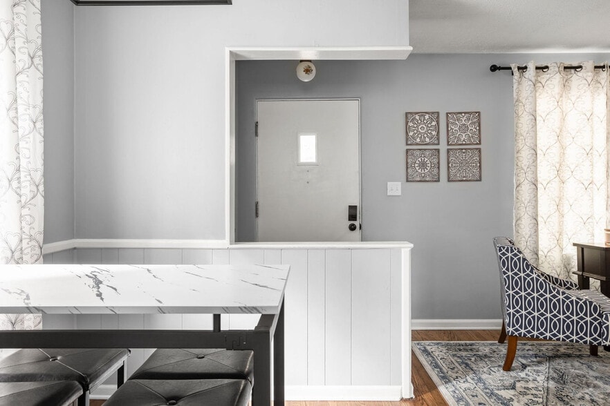 Building Photo - 2307 E 65th St