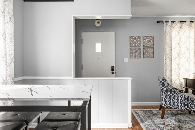 Building Photo - 2307 E 65th St