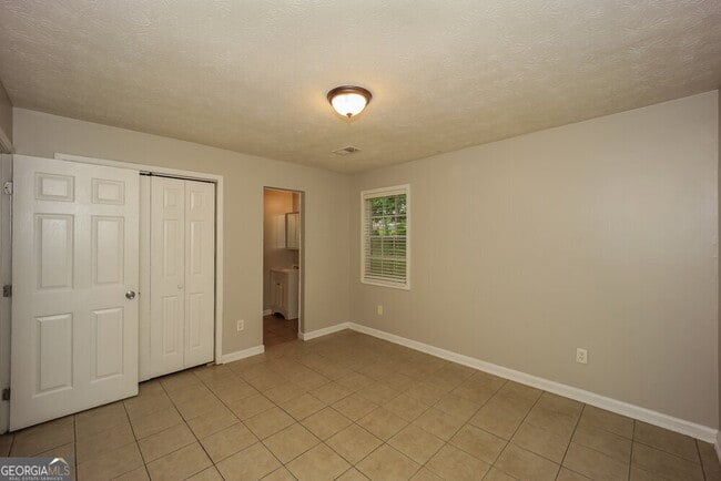 Building Photo - 5539 Hall Cir