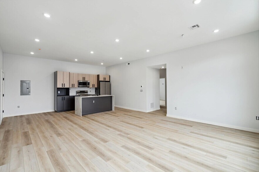 Building Photo - 1112 E Berks St