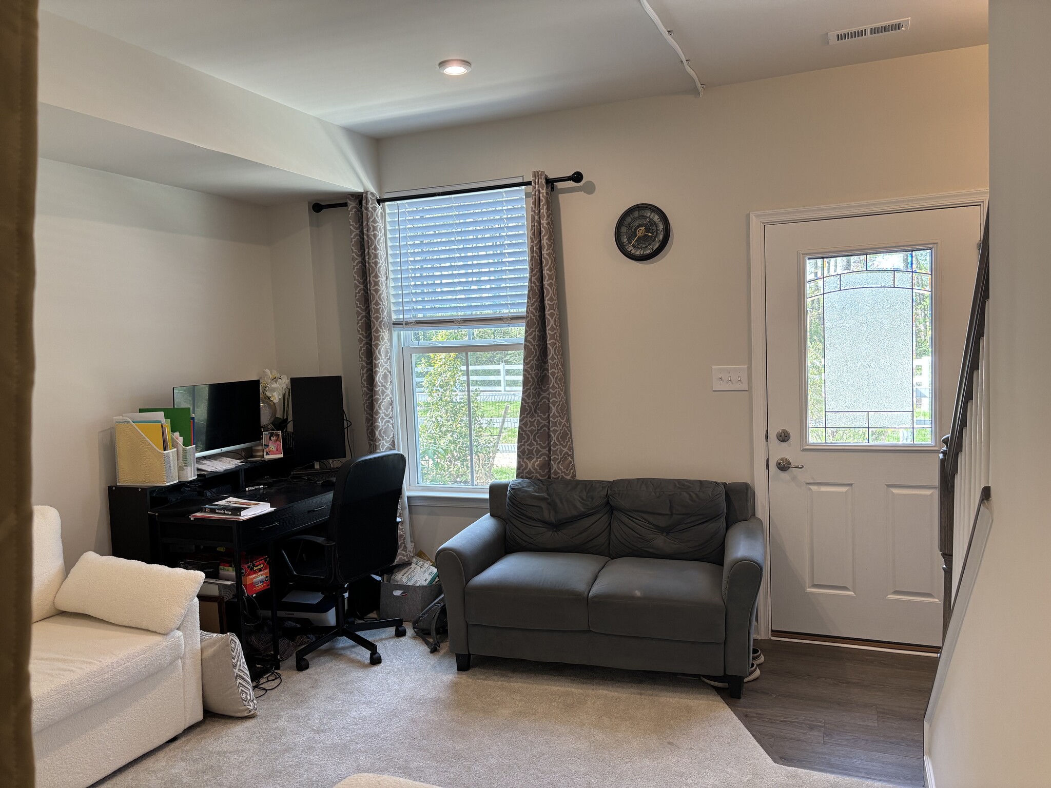 First floor guest/bed room or office - 48 Sidney Ln