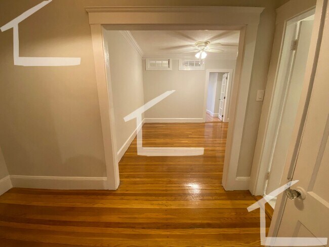 Building Photo - HOT BRIGHTON LISTING!!!!!!!!