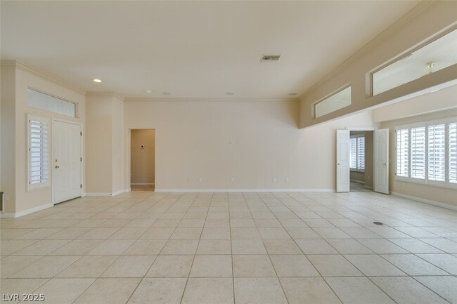 Building Photo - 10041 Woodhouse Dr