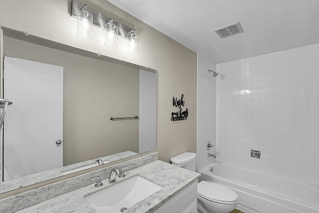 Building Photo - $1,840.95 - 3 Bed, 2 Bath Townhome In Co Springs with In Unit Laundry and Central AC!