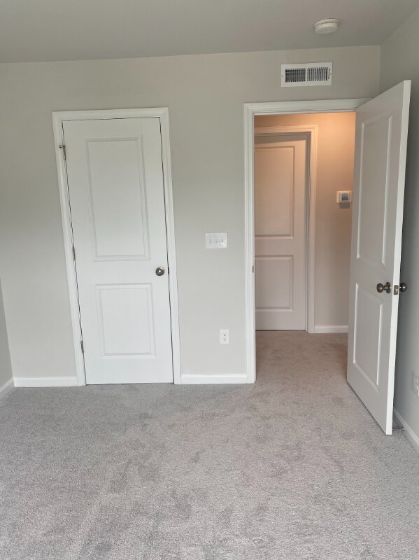 Building Photo - 251 Paramount Dr