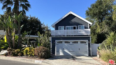 Building Photo - 22111 Independencia St