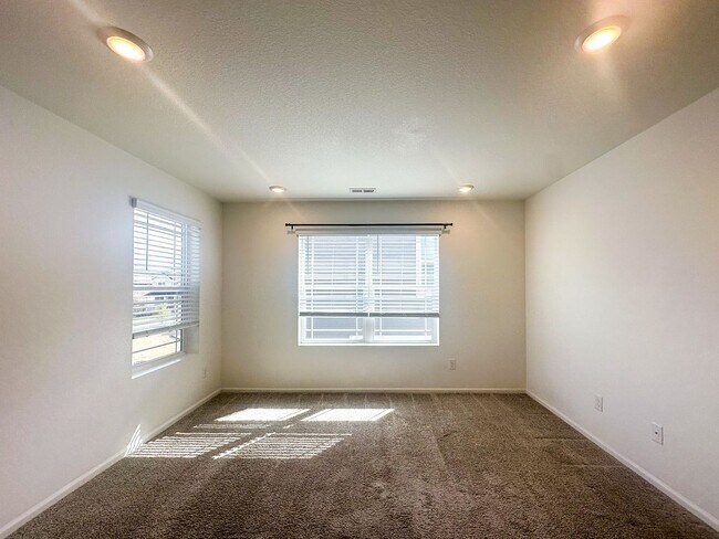Building Photo - 17430 Pacific Peak Cir