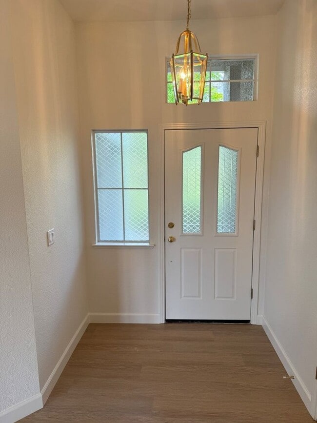 Building Photo - Gated Unique Remodeled 3 Bedroom w/ Golf Course Views in Rancho Solano