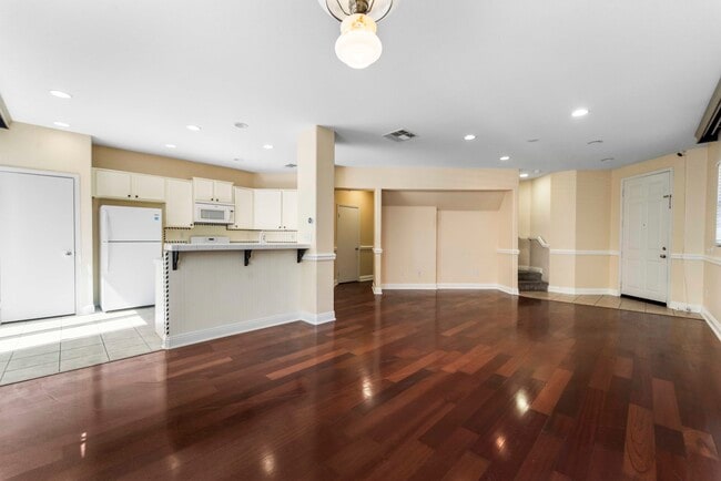 Building Photo - 28225 Clementine Dr