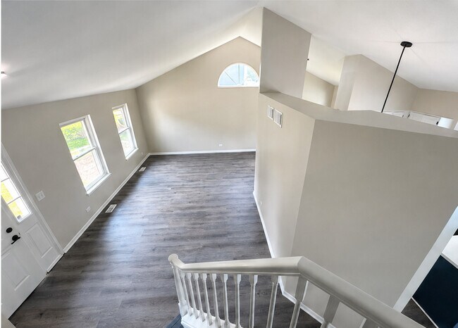 Building Photo - 1432 Huntcliff Rd