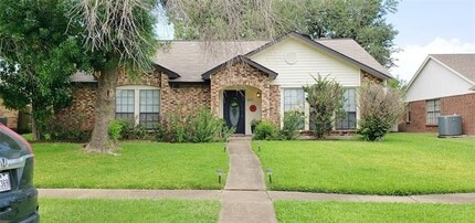 Building Photo - 2633 Ladywood Dr