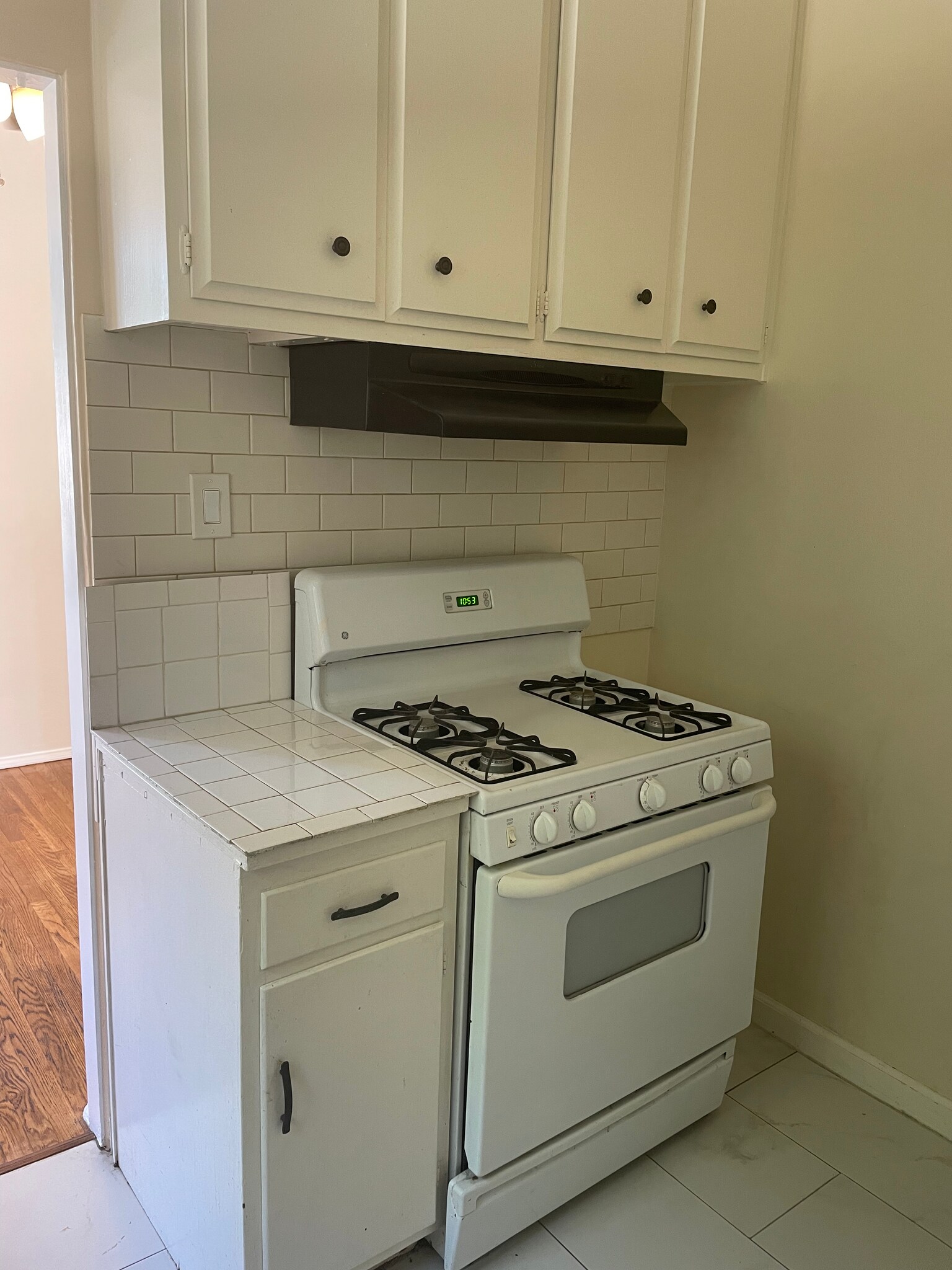 Building Photo - 407 Riverdale Dr