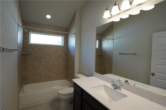 Building Photo - 131 Trailstone Dr